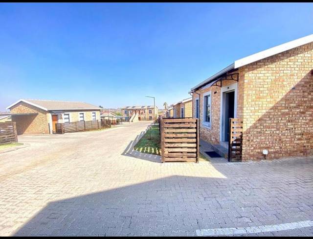 2 BEDROOM PROPERTY TO RENT IN GROBLERPARK